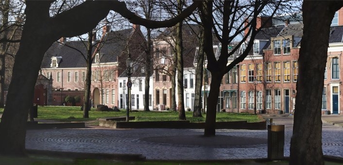 Martinikerkhof > Noord - Gardepoort Provinciehuis april 2020