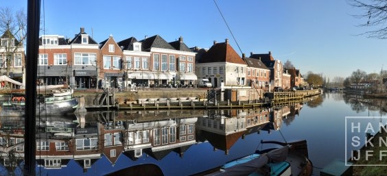weerspiegeling bij windstil weer - binnenstad Dokkum (6) 15nov12 