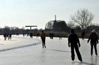 schaatsen Dokkumer Ee, Birdaard (10 feb '12) 